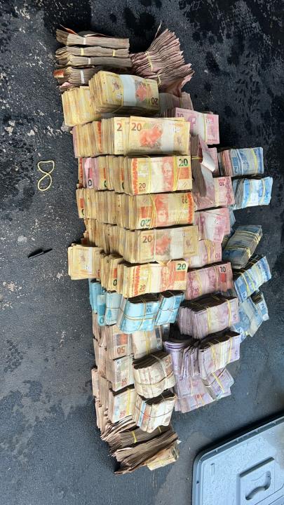 Foto 5 de 8 — Denarc apreende mais de R$ 500 mil, drogas e munições em Araraquara